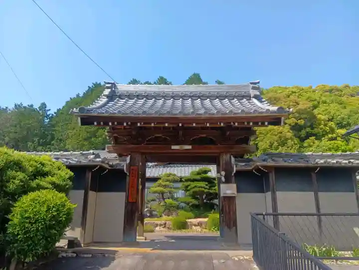 陽徳禅寺の{uncategorized: "未分類", other: "その他", undefined: "問題あり", building: "その他建物", grave: "お墓", sacred_gate: "鳥居", guardian: "狛犬", statue: "像", buddha: "仏像", history: "歴史", nature: "自然", garden: "庭園", animal: "動物", pagoda: "塔", temizu: "手水舎", mountain_gate: "山門・神門", sanctuary: "本殿・本堂", subordinate: "末社・摂社", art: "芸術", scenery: "景色", jizo: "地蔵", ema: "絵馬", goshuin: "御朱印", omikuji: "おみくじ", items: "授与品その他", amulet: "お守り", goshuincho: "御朱印帳", eats: "食事", festival: "お祭り", votive_dance: "神楽", shichigosan: "七五三参", wedding: "結婚式", experience: "体験その他", initially: "初詣", around: "周辺", anti_infection: "感染症対策"}