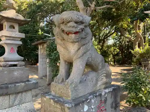 諏訪神社の狛犬