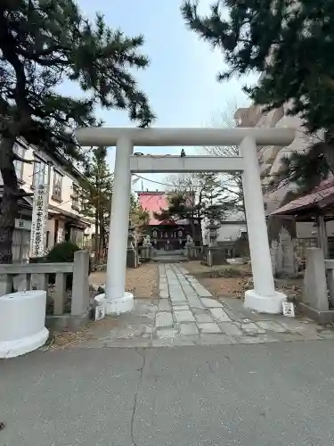 海神社の{uncategorized: "未分類", other: "その他", undefined: "問題あり", building: "その他建物", grave: "お墓", sacred_gate: "鳥居", guardian: "狛犬", statue: "像", buddha: "仏像", history: "歴史", nature: "自然", garden: "庭園", animal: "動物", pagoda: "塔", temizu: "手水舎", mountain_gate: "山門・神門", sanctuary: "本殿・本堂", subordinate: "末社・摂社", art: "芸術", scenery: "景色", jizo: "地蔵", ema: "絵馬", goshuin: "御朱印", omikuji: "おみくじ", items: "授与品その他", amulet: "お守り", goshuincho: "御朱印帳", eats: "食事", festival: "お祭り", votive_dance: "神楽", shichigosan: "七五三参", wedding: "結婚式", experience: "体験その他", initially: "初詣", around: "周辺", anti_infection: "感染症対策"}