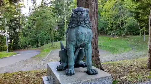 由仁神社の狛犬