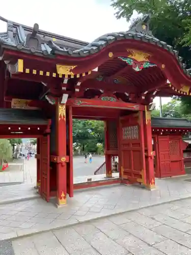 秩父神社の山門