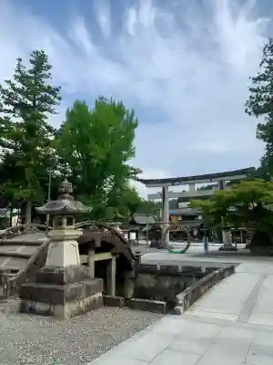 多賀大社の{uncategorized: "未分類", other: "その他", undefined: "問題あり", building: "その他建物", grave: "お墓", sacred_gate: "鳥居", guardian: "狛犬", statue: "像", buddha: "仏像", history: "歴史", nature: "自然", garden: "庭園", animal: "動物", pagoda: "塔", temizu: "手水舎", mountain_gate: "山門・神門", sanctuary: "本殿・本堂", subordinate: "末社・摂社", art: "芸術", scenery: "景色", jizo: "地蔵", ema: "絵馬", goshuin: "御朱印", omikuji: "おみくじ", items: "授与品その他", amulet: "お守り", goshuincho: "御朱印帳", eats: "食事", festival: "お祭り", votive_dance: "神楽", shichigosan: "七五三参", wedding: "結婚式", experience: "体験その他", initially: "初詣", around: "周辺", anti_infection: "感染症対策"}