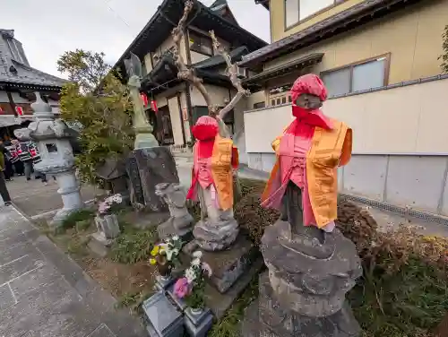 阿弥陀寺の{uncategorized: "未分類", other: "その他", undefined: "問題あり", building: "その他建物", grave: "お墓", sacred_gate: "鳥居", guardian: "狛犬", statue: "像", buddha: "仏像", history: "歴史", nature: "自然", garden: "庭園", animal: "動物", pagoda: "塔", temizu: "手水舎", mountain_gate: "山門・神門", sanctuary: "本殿・本堂", subordinate: "末社・摂社", art: "芸術", scenery: "景色", jizo: "地蔵", ema: "絵馬", goshuin: "御朱印", omikuji: "おみくじ", items: "授与品その他", amulet: "お守り", goshuincho: "御朱印帳", eats: "食事", festival: "お祭り", votive_dance: "神楽", shichigosan: "七五三参", wedding: "結婚式", experience: "体験その他", initially: "初詣", around: "周辺", anti_infection: "感染症対策"}