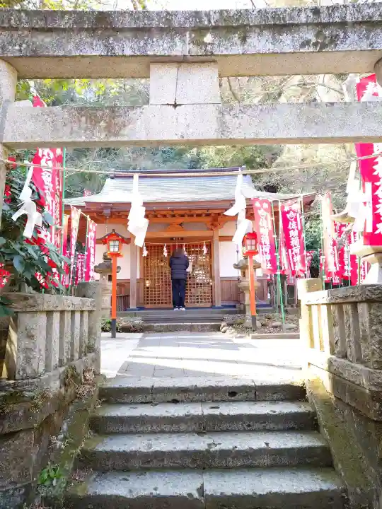 佐助稲荷神社の{uncategorized: "未分類", other: "その他", undefined: "問題あり", building: "その他建物", grave: "お墓", sacred_gate: "鳥居", guardian: "狛犬", statue: "像", buddha: "仏像", history: "歴史", nature: "自然", garden: "庭園", animal: "動物", pagoda: "塔", temizu: "手水舎", mountain_gate: "山門・神門", sanctuary: "本殿・本堂", subordinate: "末社・摂社", art: "芸術", scenery: "景色", jizo: "地蔵", ema: "絵馬", goshuin: "御朱印", omikuji: "おみくじ", items: "授与品その他", amulet: "お守り", goshuincho: "御朱印帳", eats: "食事", festival: "お祭り", votive_dance: "神楽", shichigosan: "七五三参", wedding: "結婚式", experience: "体験その他", initially: "初詣", around: "周辺", anti_infection: "感染症対策"}