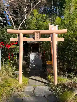 白笹稲荷神社の末社・摂社