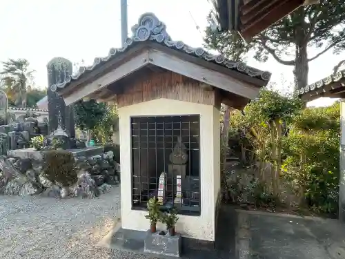 最勝寺の{uncategorized: "未分類", other: "その他", undefined: "問題あり", building: "その他建物", grave: "お墓", sacred_gate: "鳥居", guardian: "狛犬", statue: "像", buddha: "仏像", history: "歴史", nature: "自然", garden: "庭園", animal: "動物", pagoda: "塔", temizu: "手水舎", mountain_gate: "山門・神門", sanctuary: "本殿・本堂", subordinate: "末社・摂社", art: "芸術", scenery: "景色", jizo: "地蔵", ema: "絵馬", goshuin: "御朱印", omikuji: "おみくじ", items: "授与品その他", amulet: "お守り", goshuincho: "御朱印帳", eats: "食事", festival: "お祭り", votive_dance: "神楽", shichigosan: "七五三参", wedding: "結婚式", experience: "体験その他", initially: "初詣", around: "周辺", anti_infection: "感染症対策"}