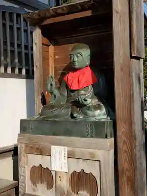 月照寺の像