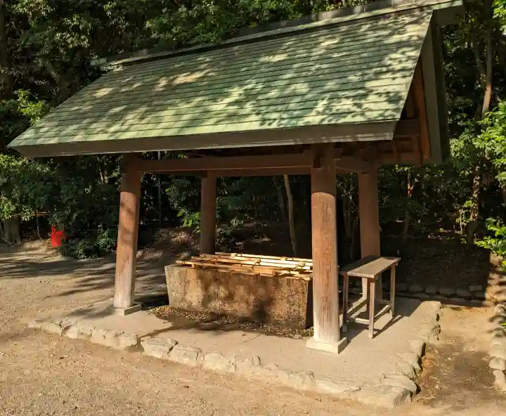 八剣宮(熱田神宮別宮)の{uncategorized: "未分類", other: "その他", undefined: "問題あり", building: "その他建物", grave: "お墓", sacred_gate: "鳥居", guardian: "狛犬", statue: "像", buddha: "仏像", history: "歴史", nature: "自然", garden: "庭園", animal: "動物", pagoda: "塔", temizu: "手水舎", mountain_gate: "山門・神門", sanctuary: "本殿・本堂", subordinate: "末社・摂社", art: "芸術", scenery: "景色", jizo: "地蔵", ema: "絵馬", goshuin: "御朱印", omikuji: "おみくじ", items: "授与品その他", amulet: "お守り", goshuincho: "御朱印帳", eats: "食事", festival: "お祭り", votive_dance: "神楽", shichigosan: "七五三参", wedding: "結婚式", experience: "体験その他", initially: "初詣", around: "周辺", anti_infection: "感染症対策"}