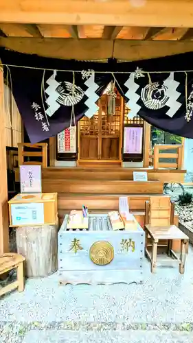 五十稲荷神社(栄寿稲荷神社)の本殿