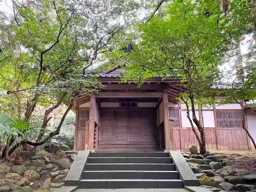 彌彦神社の建物その他