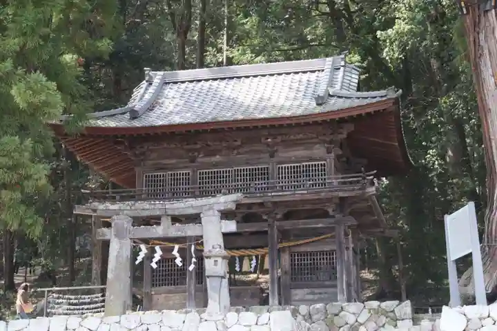 武田八幡宮の山門・神門
