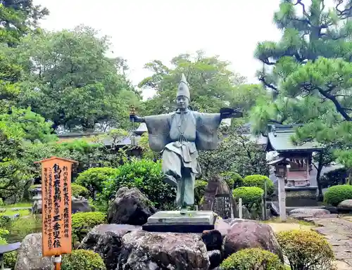 大井神社の像