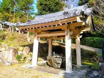 八柱社の手水舎