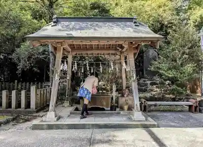 梶屋八幡神社の手水舎