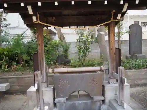 竹塚神社の手水舎