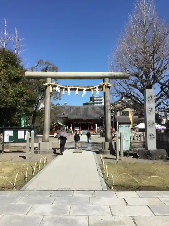 浅草神社の鳥居