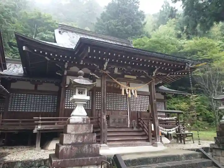 若宮八幡神社の本殿・本堂