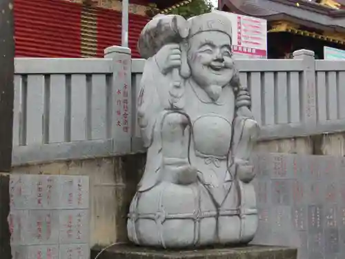 大杉神社の像