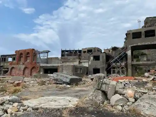 端島神社の{uncategorized: "未分類", other: "その他", undefined: "問題あり", building: "その他建物", grave: "お墓", sacred_gate: "鳥居", guardian: "狛犬", statue: "像", buddha: "仏像", history: "歴史", nature: "自然", garden: "庭園", animal: "動物", pagoda: "塔", temizu: "手水舎", mountain_gate: "山門・神門", sanctuary: "本殿・本堂", subordinate: "末社・摂社", art: "芸術", scenery: "景色", jizo: "地蔵", ema: "絵馬", goshuin: "御朱印", omikuji: "おみくじ", items: "授与品その他", amulet: "お守り", goshuincho: "御朱印帳", eats: "食事", festival: "お祭り", votive_dance: "神楽", shichigosan: "七五三参", wedding: "結婚式", experience: "体験その他", initially: "初詣", around: "周辺", anti_infection: "感染症対策"}