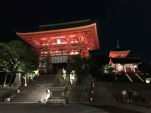 清水寺の山門・神門