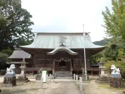 與止日女神社の本殿・本堂
