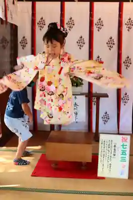 三津厳島神社の七五三参