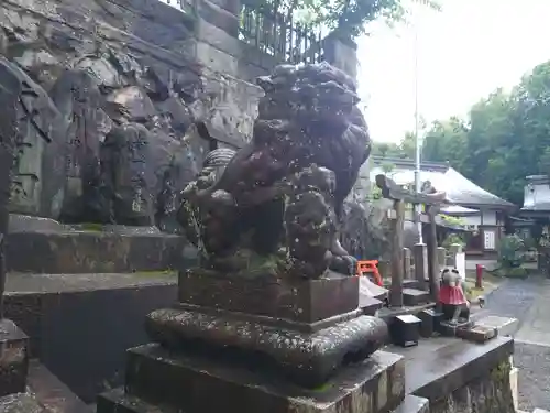 荒木神社の狛犬