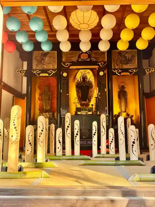 光明寺(粟生光明寺)の{uncategorized: "未分類", other: "その他", undefined: "問題あり", building: "その他建物", grave: "お墓", sacred_gate: "鳥居", guardian: "狛犬", statue: "像", buddha: "仏像", history: "歴史", nature: "自然", garden: "庭園", animal: "動物", pagoda: "塔", temizu: "手水舎", mountain_gate: "山門・神門", sanctuary: "本殿・本堂", subordinate: "末社・摂社", art: "芸術", scenery: "景色", jizo: "地蔵", ema: "絵馬", goshuin: "御朱印", omikuji: "おみくじ", items: "授与品その他", amulet: "お守り", goshuincho: "御朱印帳", eats: "食事", festival: "お祭り", votive_dance: "神楽", shichigosan: "七五三参", wedding: "結婚式", experience: "体験その他", initially: "初詣", around: "周辺", anti_infection: "感染症対策"}