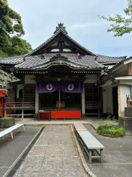 徳寿院の{uncategorized: "未分類", other: "その他", undefined: "問題あり", building: "その他建物", grave: "お墓", sacred_gate: "鳥居", guardian: "狛犬", statue: "像", buddha: "仏像", history: "歴史", nature: "自然", garden: "庭園", animal: "動物", pagoda: "塔", temizu: "手水舎", mountain_gate: "山門・神門", sanctuary: "本殿・本堂", subordinate: "末社・摂社", art: "芸術", scenery: "景色", jizo: "地蔵", ema: "絵馬", goshuin: "御朱印", omikuji: "おみくじ", items: "授与品その他", amulet: "お守り", goshuincho: "御朱印帳", eats: "食事", festival: "お祭り", votive_dance: "神楽", shichigosan: "七五三参", wedding: "結婚式", experience: "体験その他", initially: "初詣", around: "周辺", anti_infection: "感染症対策"}