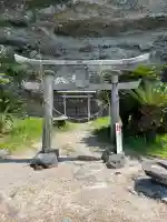 金比羅社の{uncategorized: "未分類", other: "その他", undefined: "問題あり", building: "その他建物", grave: "お墓", sacred_gate: "鳥居", guardian: "狛犬", statue: "像", buddha: "仏像", history: "歴史", nature: "自然", garden: "庭園", animal: "動物", pagoda: "塔", temizu: "手水舎", mountain_gate: "山門・神門", sanctuary: "本殿・本堂", subordinate: "末社・摂社", art: "芸術", scenery: "景色", jizo: "地蔵", ema: "絵馬", goshuin: "御朱印", omikuji: "おみくじ", items: "授与品その他", amulet: "お守り", goshuincho: "御朱印帳", eats: "食事", festival: "お祭り", votive_dance: "神楽", shichigosan: "七五三参", wedding: "結婚式", experience: "体験その他", initially: "初詣", around: "周辺", anti_infection: "感染症対策"}
