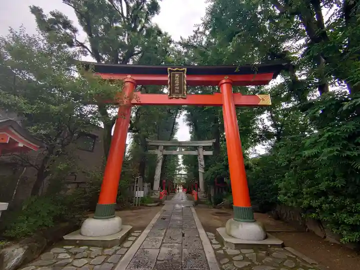 馬橋稲荷神社の鳥居
