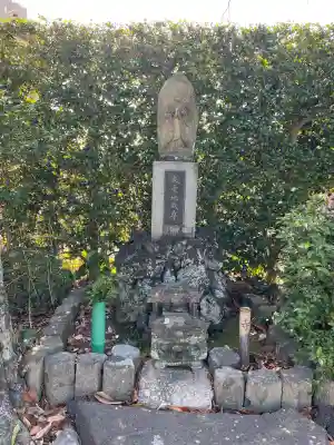 蓮光寺の{uncategorized: "未分類", other: "その他", undefined: "問題あり", building: "その他建物", grave: "お墓", sacred_gate: "鳥居", guardian: "狛犬", statue: "像", buddha: "仏像", history: "歴史", nature: "自然", garden: "庭園", animal: "動物", pagoda: "塔", temizu: "手水舎", mountain_gate: "山門・神門", sanctuary: "本殿・本堂", subordinate: "末社・摂社", art: "芸術", scenery: "景色", jizo: "地蔵", ema: "絵馬", goshuin: "御朱印", omikuji: "おみくじ", items: "授与品その他", amulet: "お守り", goshuincho: "御朱印帳", eats: "食事", festival: "お祭り", votive_dance: "神楽", shichigosan: "七五三参", wedding: "結婚式", experience: "体験その他", initially: "初詣", around: "周辺", anti_infection: "感染症対策"}