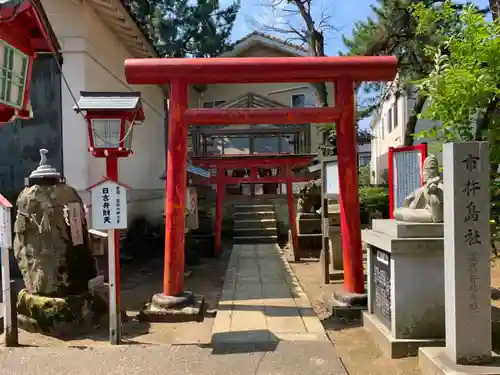 本折日吉神社の鳥居