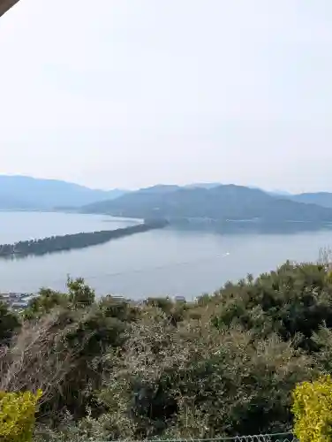 冠島沓島遥拝所（元伊勢・籠神社の海の奥宮）の{uncategorized: "未分類", other: "その他", undefined: "問題あり", building: "その他建物", grave: "お墓", sacred_gate: "鳥居", guardian: "狛犬", statue: "像", buddha: "仏像", history: "歴史", nature: "自然", garden: "庭園", animal: "動物", pagoda: "塔", temizu: "手水舎", mountain_gate: "山門・神門", sanctuary: "本殿・本堂", subordinate: "末社・摂社", art: "芸術", scenery: "景色", jizo: "地蔵", ema: "絵馬", goshuin: "御朱印", omikuji: "おみくじ", items: "授与品その他", amulet: "お守り", goshuincho: "御朱印帳", eats: "食事", festival: "お祭り", votive_dance: "神楽", shichigosan: "七五三参", wedding: "結婚式", experience: "体験その他", initially: "初詣", around: "周辺", anti_infection: "感染症対策"}