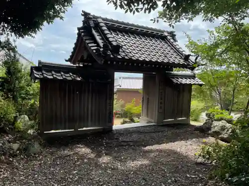 石薬師寺の山門