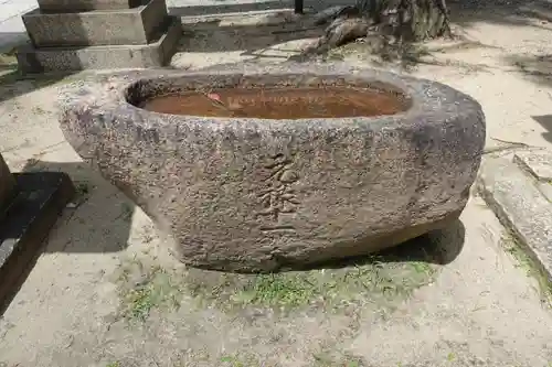 止止呂支比売命神社の手水舎