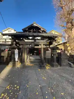 被官稲荷神社の鳥居