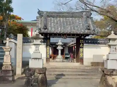 大聖勝軍寺の山門・神門
