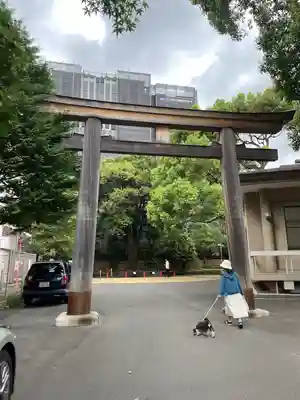 東郷神社の鳥居