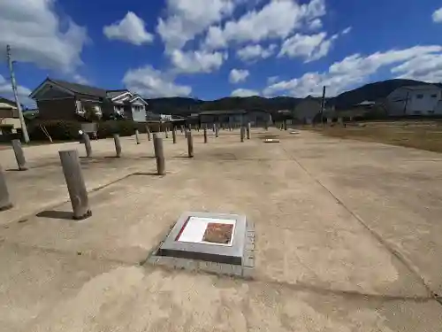 箸墓古墳（倭迹迹日百襲姫命 大市墓）の{uncategorized: "未分類", other: "その他", undefined: "問題あり", building: "その他建物", grave: "お墓", sacred_gate: "鳥居", guardian: "狛犬", statue: "像", buddha: "仏像", history: "歴史", nature: "自然", garden: "庭園", animal: "動物", pagoda: "塔", temizu: "手水舎", mountain_gate: "山門・神門", sanctuary: "本殿・本堂", subordinate: "末社・摂社", art: "芸術", scenery: "景色", jizo: "地蔵", ema: "絵馬", goshuin: "御朱印", omikuji: "おみくじ", items: "授与品その他", amulet: "お守り", goshuincho: "御朱印帳", eats: "食事", festival: "お祭り", votive_dance: "神楽", shichigosan: "七五三参", wedding: "結婚式", experience: "体験その他", initially: "初詣", around: "周辺", anti_infection: "感染症対策"}