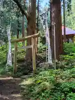 老犬神社の{uncategorized: "未分類", other: "その他", undefined: "問題あり", building: "その他建物", grave: "お墓", sacred_gate: "鳥居", guardian: "狛犬", statue: "像", buddha: "仏像", history: "歴史", nature: "自然", garden: "庭園", animal: "動物", pagoda: "塔", temizu: "手水舎", mountain_gate: "山門・神門", sanctuary: "本殿・本堂", subordinate: "末社・摂社", art: "芸術", scenery: "景色", jizo: "地蔵", ema: "絵馬", goshuin: "御朱印", omikuji: "おみくじ", items: "授与品その他", amulet: "お守り", goshuincho: "御朱印帳", eats: "食事", festival: "お祭り", votive_dance: "神楽", shichigosan: "七五三参", wedding: "結婚式", experience: "体験その他", initially: "初詣", around: "周辺", anti_infection: "感染症対策"}