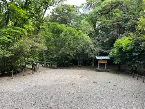 吾平山上陵の建物その他