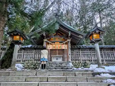 諏訪大社上社前宮の本殿・本堂