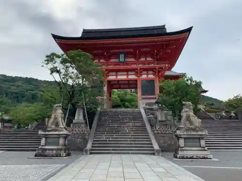 清水寺の山門・神門