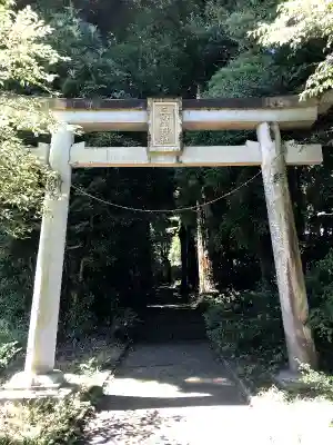 三郎神社の鳥居