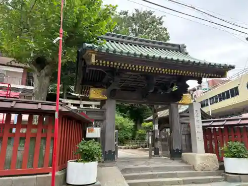 王子稲荷神社の{uncategorized: "未分類", other: "その他", undefined: "問題あり", building: "その他建物", grave: "お墓", sacred_gate: "鳥居", guardian: "狛犬", statue: "像", buddha: "仏像", history: "歴史", nature: "自然", garden: "庭園", animal: "動物", pagoda: "塔", temizu: "手水舎", mountain_gate: "山門・神門", sanctuary: "本殿・本堂", subordinate: "末社・摂社", art: "芸術", scenery: "景色", jizo: "地蔵", ema: "絵馬", goshuin: "御朱印", omikuji: "おみくじ", items: "授与品その他", amulet: "お守り", goshuincho: "御朱印帳", eats: "食事", festival: "お祭り", votive_dance: "神楽", shichigosan: "七五三参", wedding: "結婚式", experience: "体験その他", initially: "初詣", around: "周辺", anti_infection: "感染症対策"}