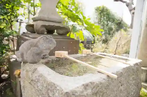 横浜御嶽神社の手水舎