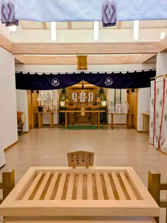 剣神社の{uncategorized: "未分類", other: "その他", undefined: "問題あり", building: "その他建物", grave: "お墓", sacred_gate: "鳥居", guardian: "狛犬", statue: "像", buddha: "仏像", history: "歴史", nature: "自然", garden: "庭園", animal: "動物", pagoda: "塔", temizu: "手水舎", mountain_gate: "山門・神門", sanctuary: "本殿・本堂", subordinate: "末社・摂社", art: "芸術", scenery: "景色", jizo: "地蔵", ema: "絵馬", goshuin: "御朱印", omikuji: "おみくじ", items: "授与品その他", amulet: "お守り", goshuincho: "御朱印帳", eats: "食事", festival: "お祭り", votive_dance: "神楽", shichigosan: "七五三参", wedding: "結婚式", experience: "体験その他", initially: "初詣", around: "周辺", anti_infection: "感染症対策"}