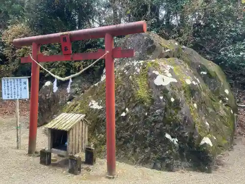 母智丘神社の{uncategorized: "未分類", other: "その他", undefined: "問題あり", building: "その他建物", grave: "お墓", sacred_gate: "鳥居", guardian: "狛犬", statue: "像", buddha: "仏像", history: "歴史", nature: "自然", garden: "庭園", animal: "動物", pagoda: "塔", temizu: "手水舎", mountain_gate: "山門・神門", sanctuary: "本殿・本堂", subordinate: "末社・摂社", art: "芸術", scenery: "景色", jizo: "地蔵", ema: "絵馬", goshuin: "御朱印", omikuji: "おみくじ", items: "授与品その他", amulet: "お守り", goshuincho: "御朱印帳", eats: "食事", festival: "お祭り", votive_dance: "神楽", shichigosan: "七五三参", wedding: "結婚式", experience: "体験その他", initially: "初詣", around: "周辺", anti_infection: "感染症対策"}
