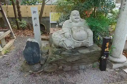 友呂岐神社の像